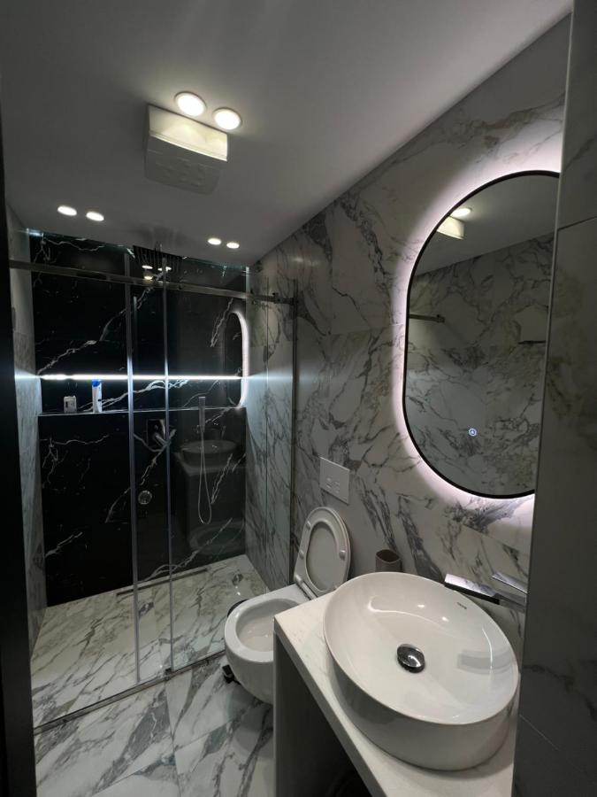 Deluxe Apartment Bllok Тирана Экстерьер фото