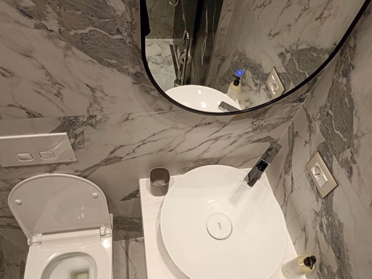 Deluxe Apartment Bllok Тирана Экстерьер фото