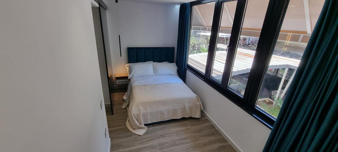 Deluxe Apartment Bllok Тирана Экстерьер фото