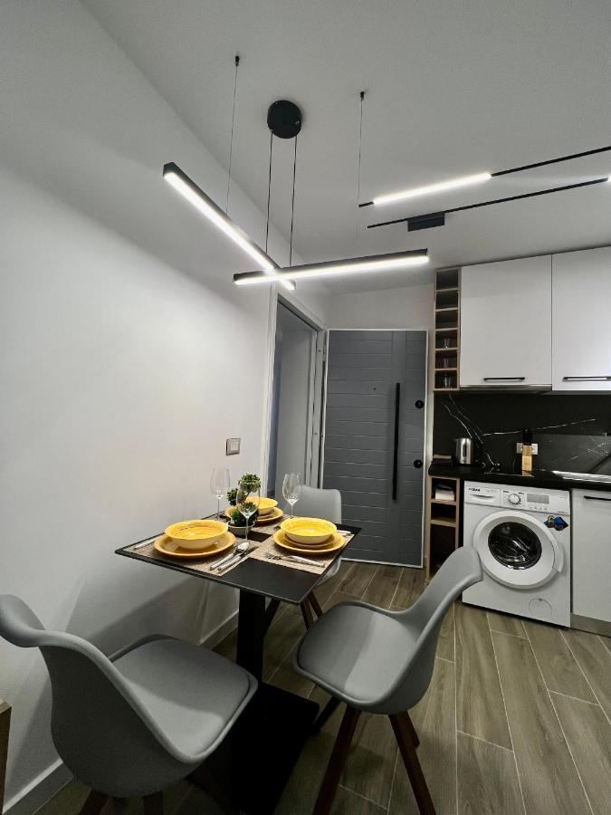 Deluxe Apartment Bllok Тирана Экстерьер фото