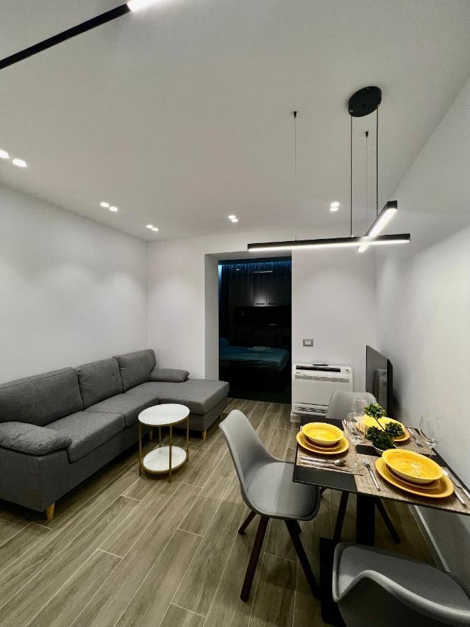 Deluxe Apartment Bllok Тирана Экстерьер фото