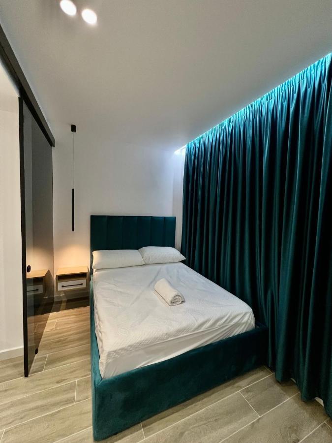 Deluxe Apartment Bllok Тирана Экстерьер фото